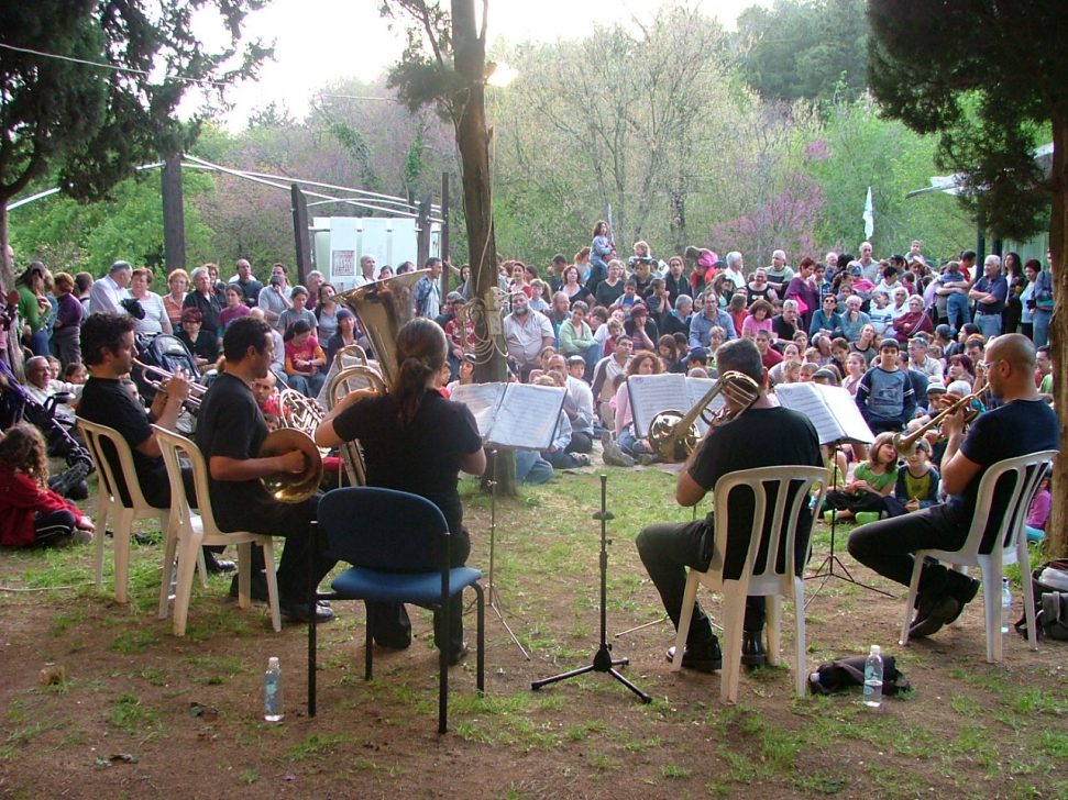 ניגונים בבית שערים (רויטל וייס)