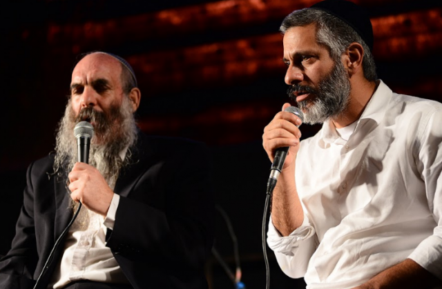 הרב יהושע שפירא ואביתר בנאי (צילום: מנדי הכטמן)
