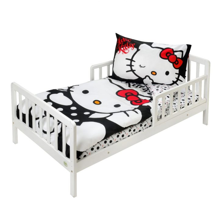 לורה סוויסרה מצעים למיטת מעבר הלו קיטי מחיר 169 שקלים (צילום: יחצ)