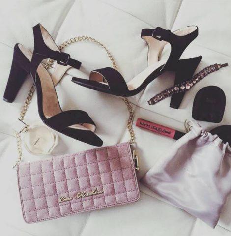 לשים את העקבים בתיק ולצאת (צילום: מתוך אינסטגרם Mime et moi)