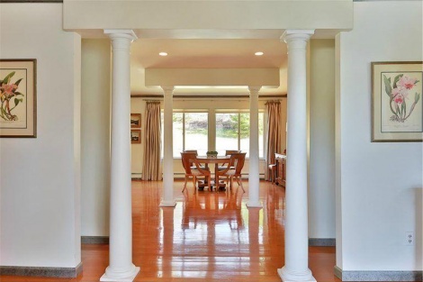 מבט מבפנים לבית של הילרי (צילום: Trulia)