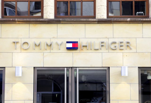 בטוח יהיה לה מה ללבוש, בית האופנה של טומי (צילום:shutterstock)