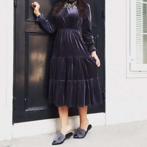 שמלת קטיפה למראה קלאסי | 399 מבית Nomi Sarkadi 