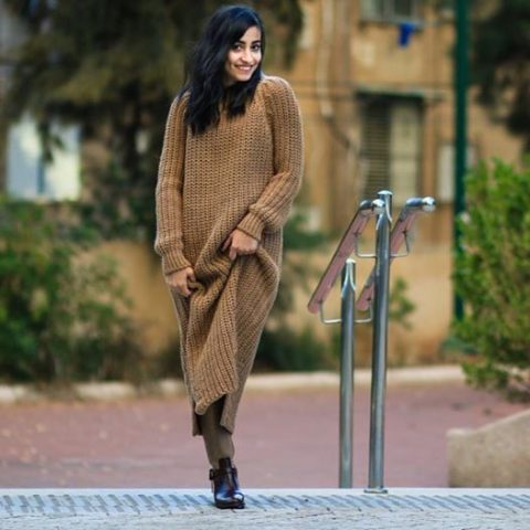 על רגל אחת וחיוך גדול (צילום מתוך אינסטגרם)