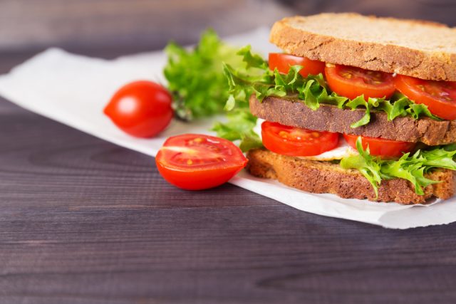 הזמן להתחיל לאכול בריא זה עכשיו(צילום:שטארסטוק)