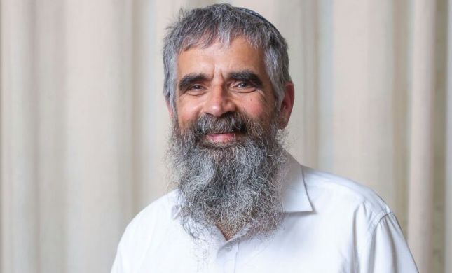 הרב שרלו: "האחיכם יצאו למלחמה ואתם תשבו פה?"