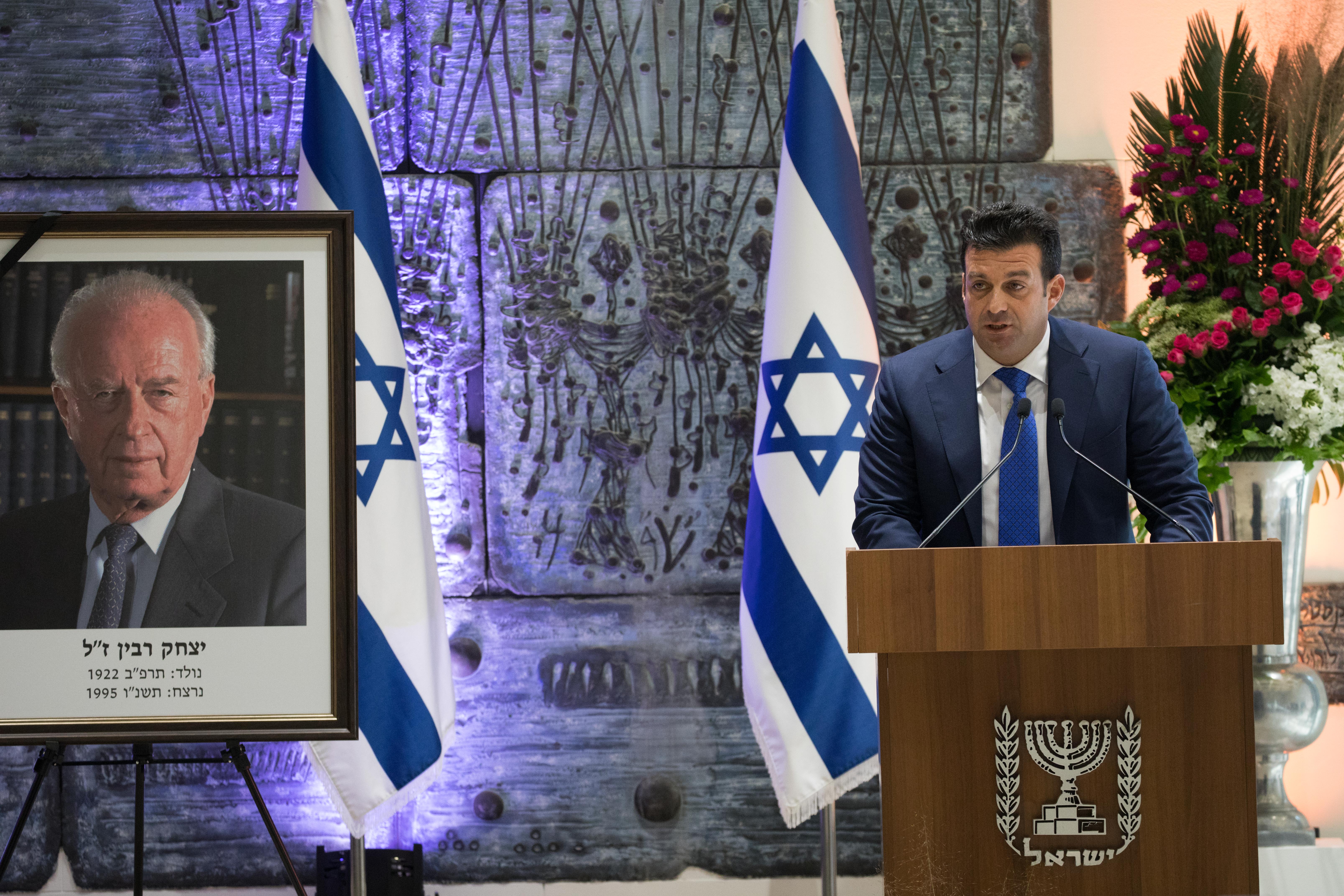 בטקס הממלכתי נכדיו של רבין תקפו את נתניהו סרוגים