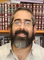 על פי המצע של המפלגה: רק לא זהות