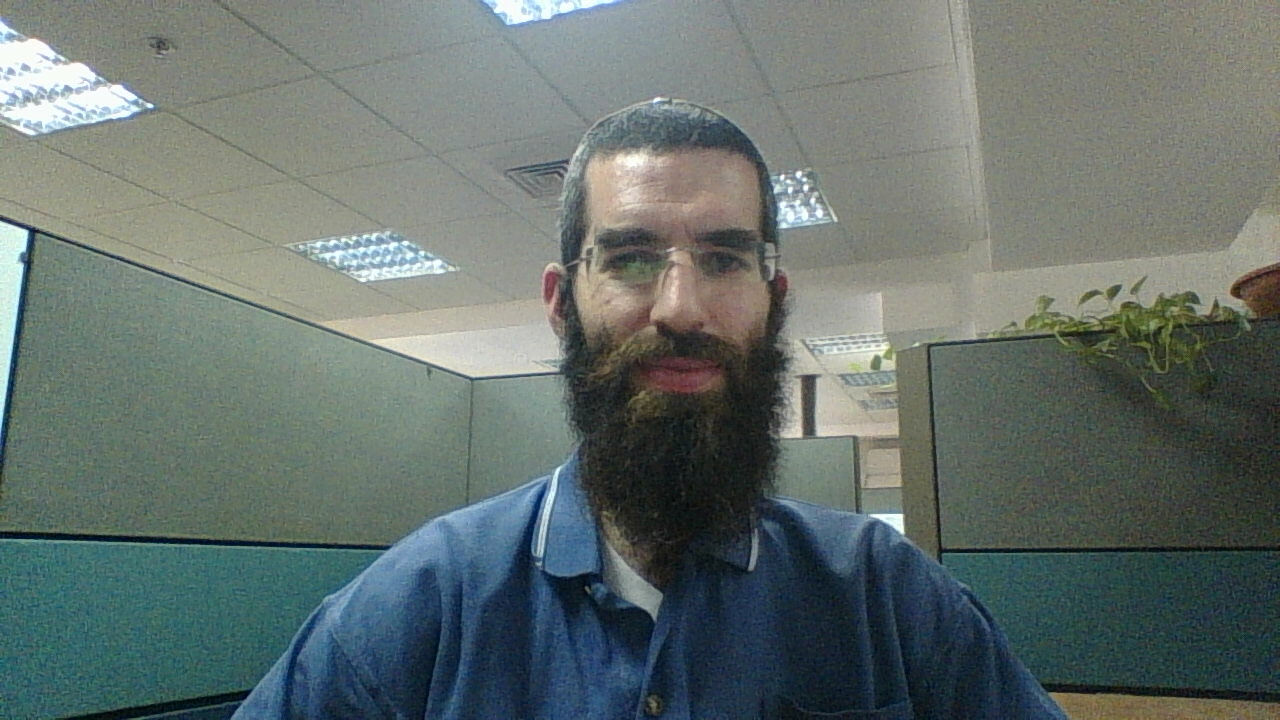 תלמידו של הרב שמואל טל: "אני לא חסיד שוטה"