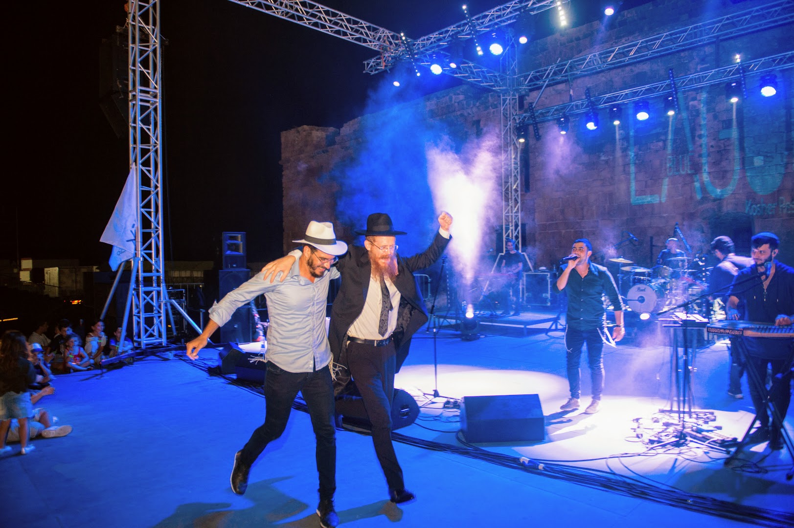 צפו: המופע ההיסטורי של ישי ריבו בקפריסין