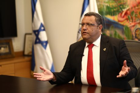 משה ליאון בראיון לאתר "סרוגים" אוקטובר 2019 (צילום: שלומי כהן, סרוגים)