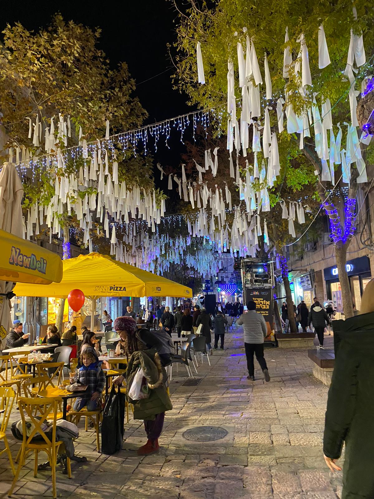 ספיישל חנוכה בירושלים חוויה מאירה שתדליק לכם את החג סרוגים