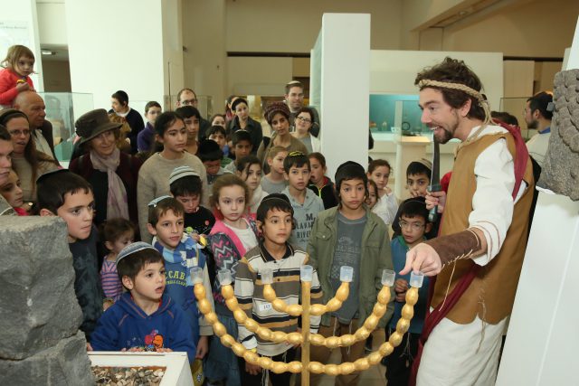 מצפון ועד דרום מדריך אירועים ופעילויות לחנוכה תש פ