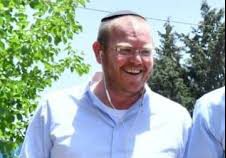 "מילה שלו זה מילה": היועץ של הרב רפי בטור אישי
