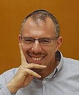 שביל לצעוד בו – על טיפולי המרה/ תגובה