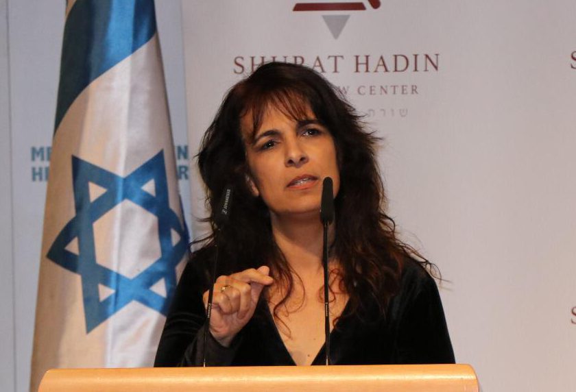 בין הפיצוץ בלבנון להפגנות בבלפור – זקוקים לט"ו באב