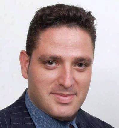 כדאי לנפתלי בנט להתרחק מיאיר לפיד כמו מאש