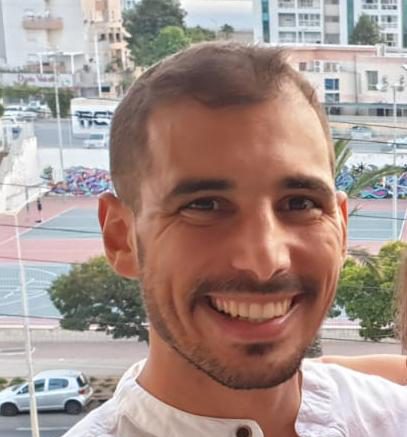 אז מי באמת "ילד כאפות של נתניהו"?