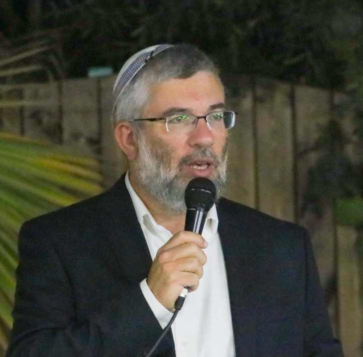 סיפור קטן על אדם גדול – תשעה באב עם הרב רונצקי