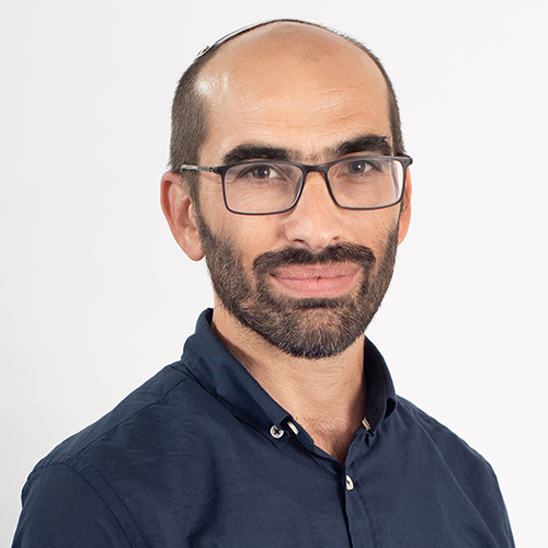 כשהרב קוק נתן סטירה; וכשהרב בני אייזנר סטר לי