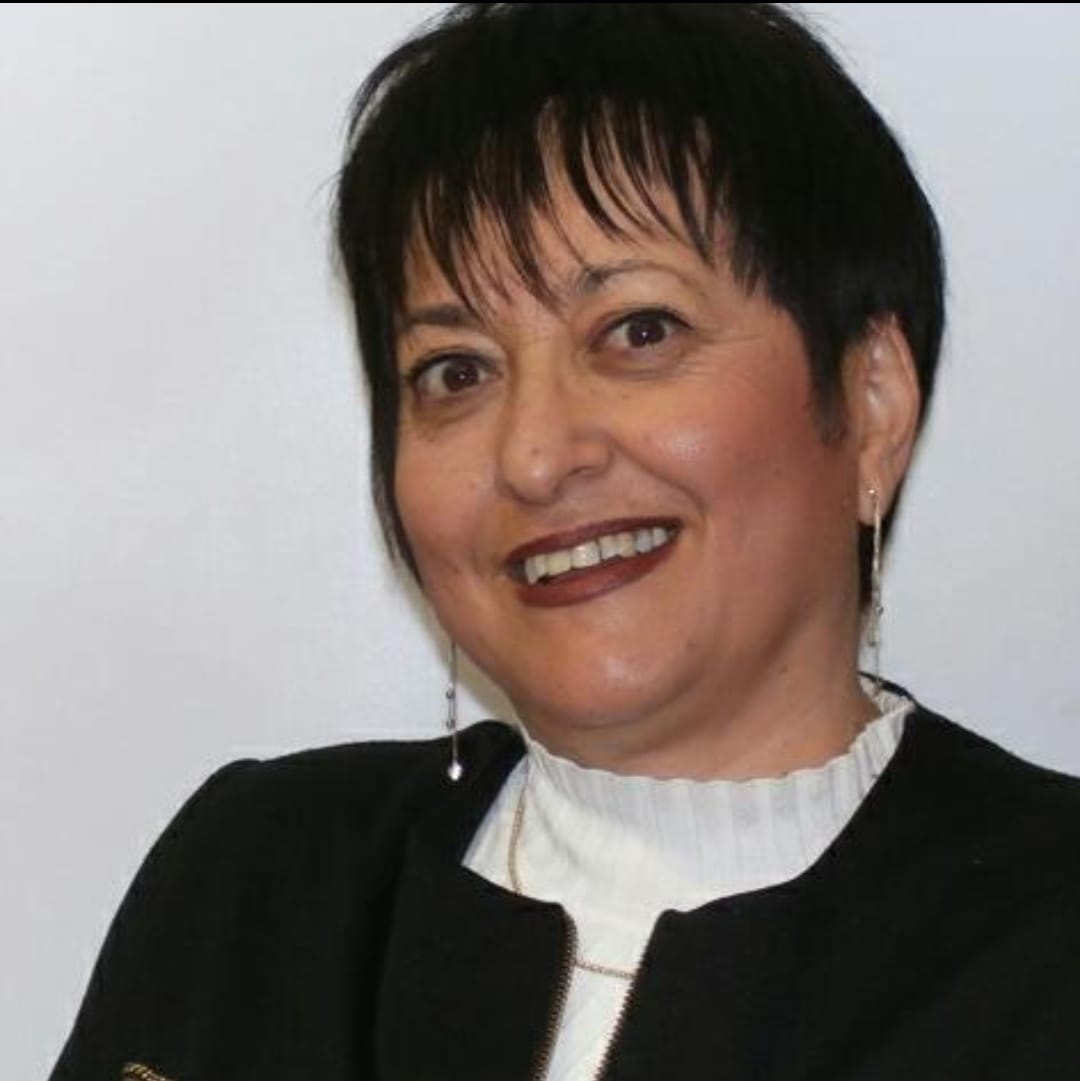 ולדר תקע את הסכין בלב ואתם מסובבים אותה