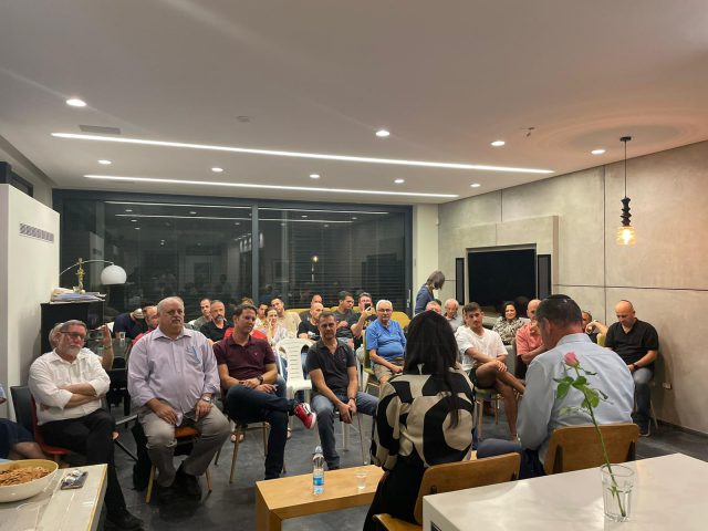 שקד בחוג הבית בשוהם (ללא קרדיט)