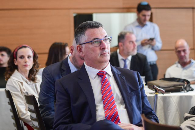 "אעלק ימין על מלא". גדעון סער (צילום: אבשלום ששוני, פלאש 90)