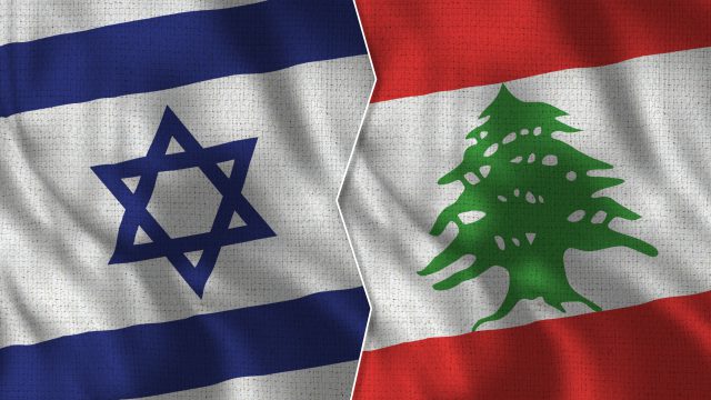 דגלי לבנון וישראל (שאטרסטוק)