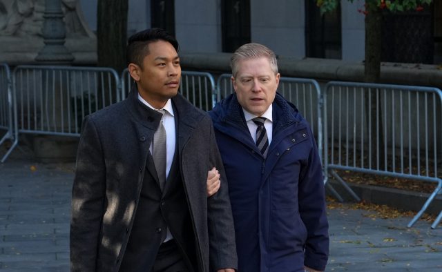 אנתוני ראפ (מימין) מגיע לבית המשפט (צילום: John Nacion / Shutterstock.com)