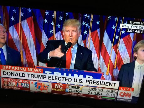 ניצחון טראמפ ב-2016 משודר ב-CNN. ארכיון (צילום: Andy Dean Photography / Shutterstock.com)