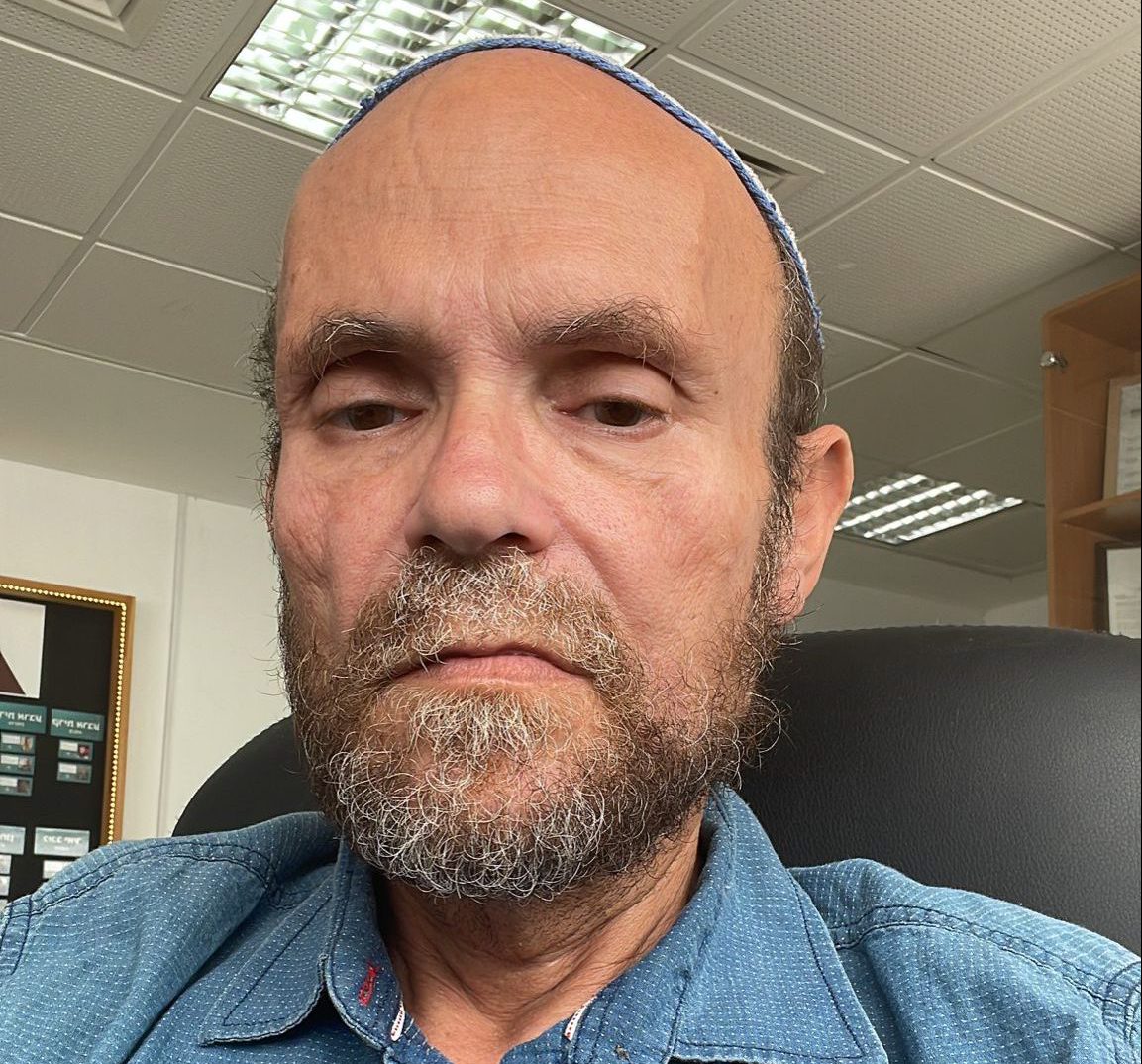 הרב שהאיר את חיי העולם // אהרון גרנות