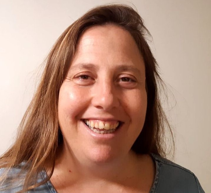 לרקוד עם אולטרה סגול בעיניים