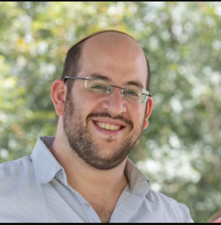 הרב יהודה ליאון אשכנזי – מניטו – מי אתה, כבוד הרב?