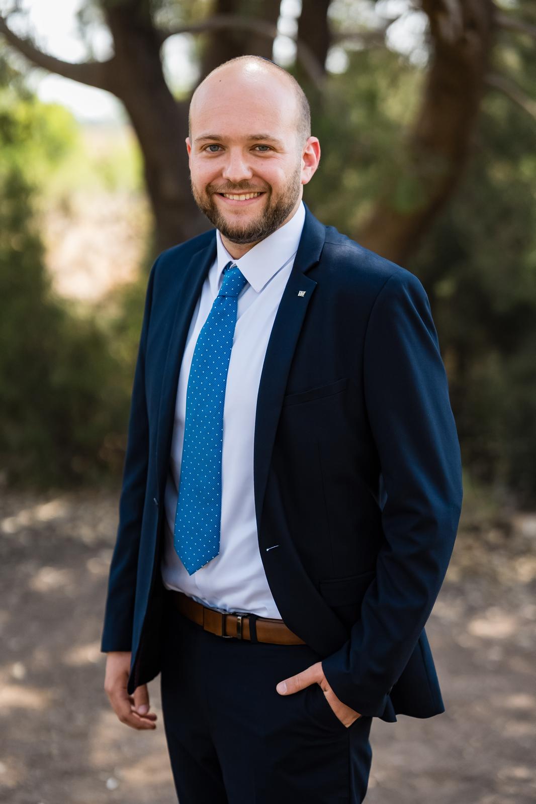 לפיד חולם על הנהגה – אבל האם יוכל לוותר על האגו?