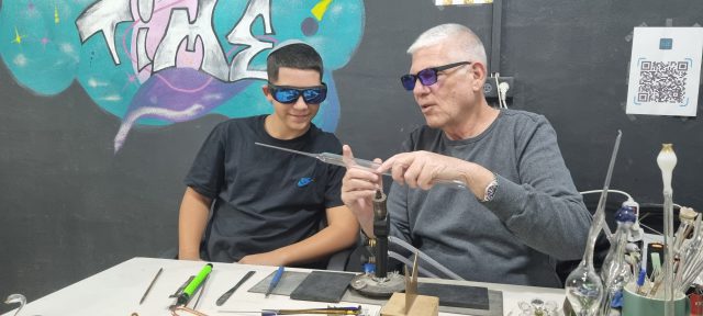 ניפוח זכוכית 